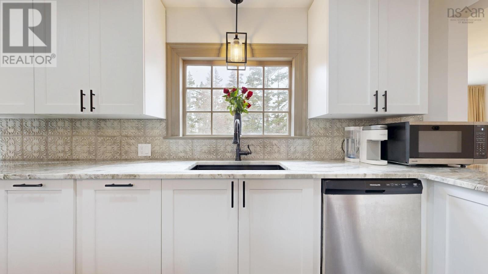 Property 19 of 49 of 5168 Highway 331