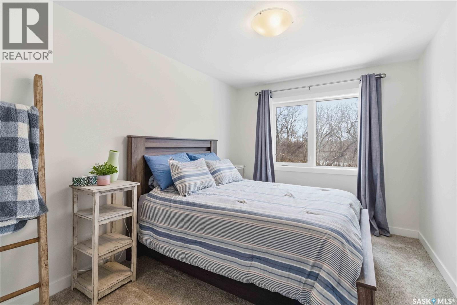 #25 301 CENTENNIAL ROAD - 16