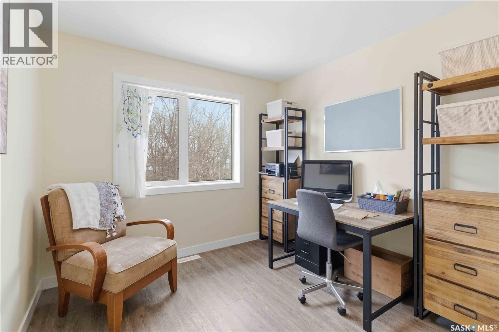 #25 301 CENTENNIAL ROAD - 18