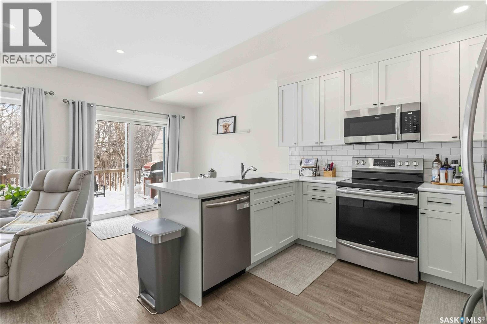 #25 301 CENTENNIAL ROAD - 4