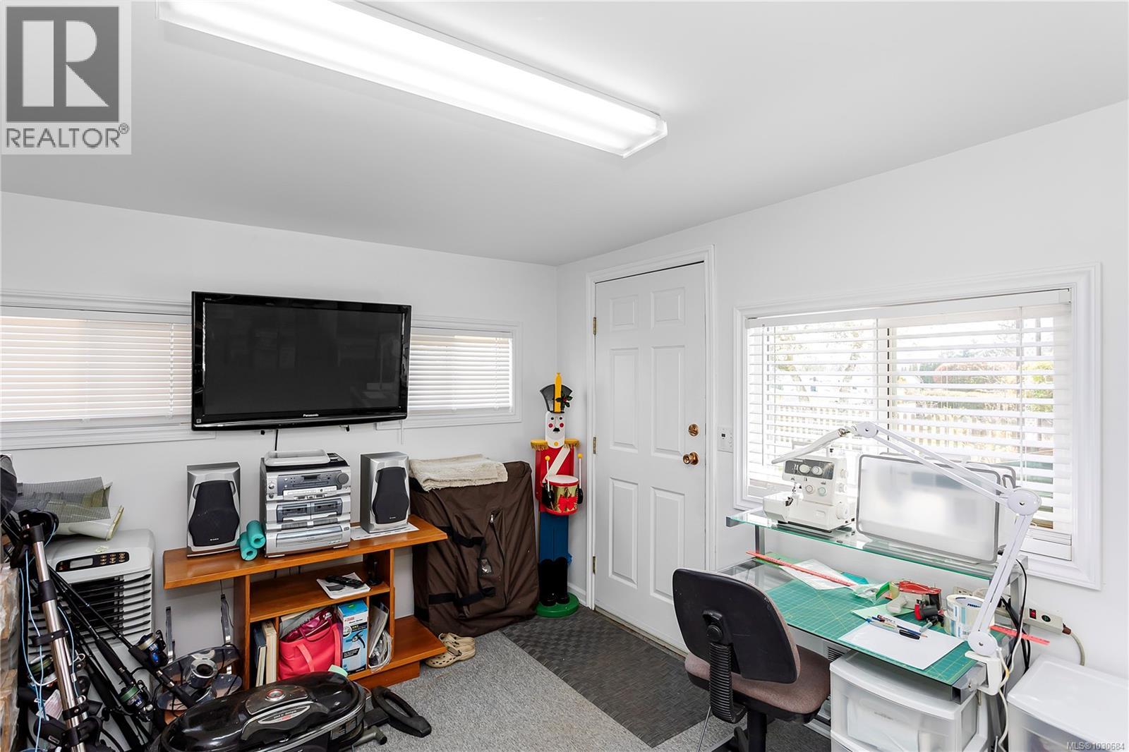 154 COLUMBIA ST - 21