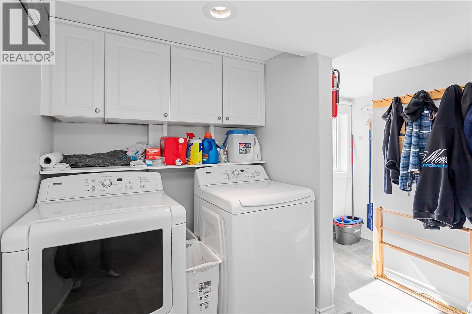 154 COLUMBIA ST - 23