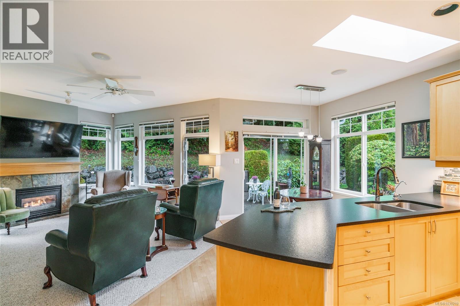 1266 SATURNA DR - 26