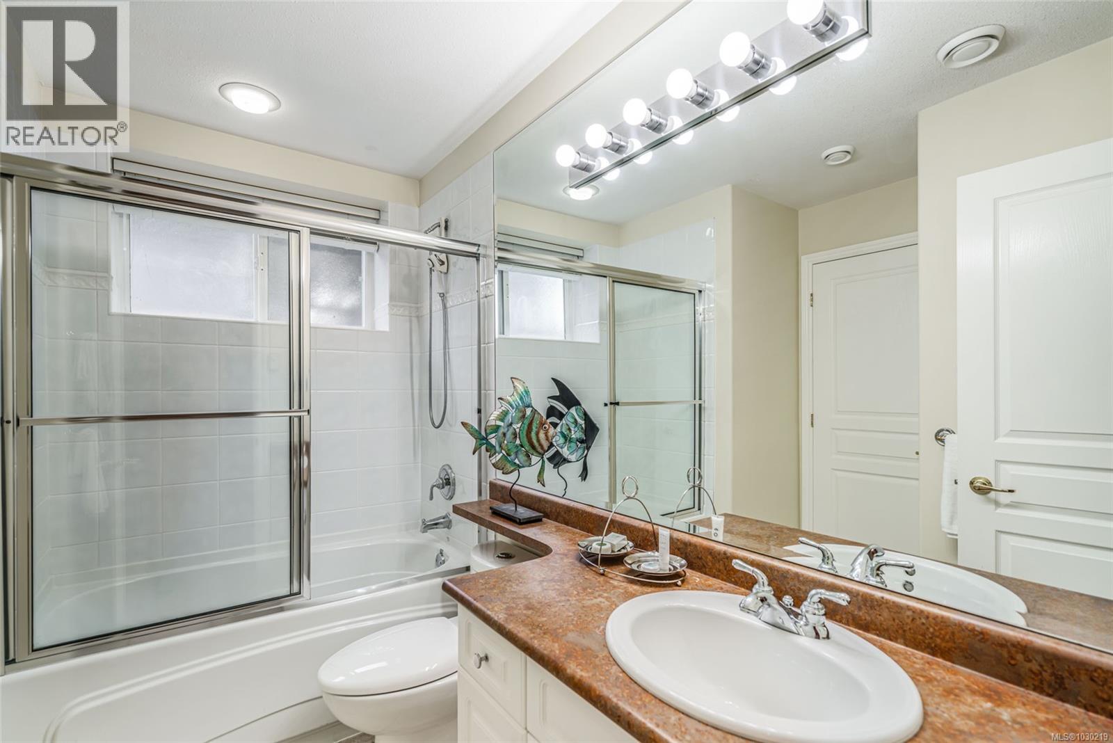 1266 SATURNA DR - 34