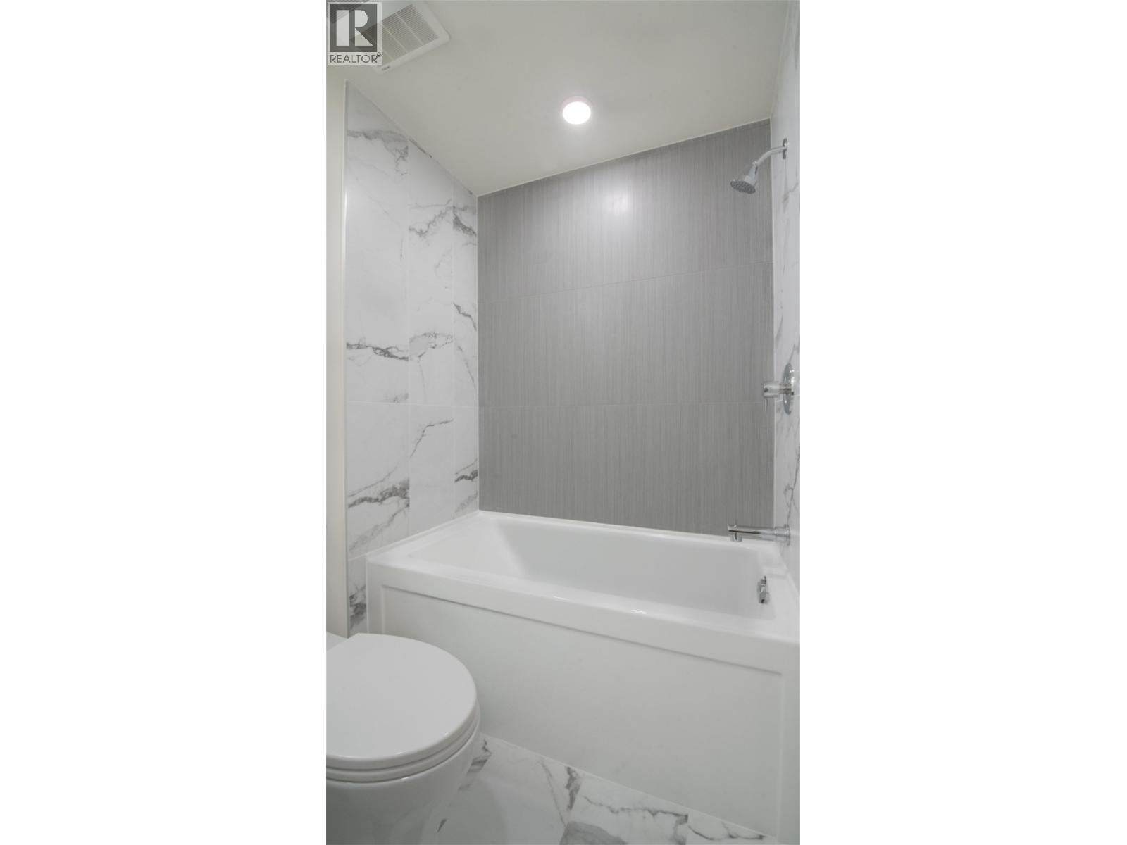 216 1792 STARLING DRIVE, Tsawwassen