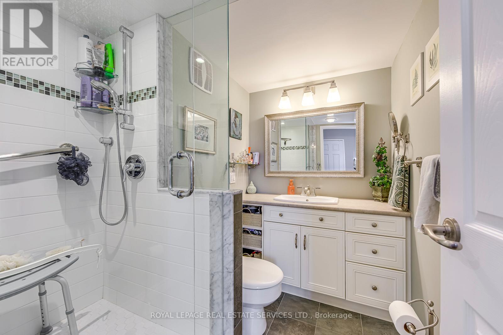 1104 – 965 INVERHOUSE DRIVE,Mississauga (Clarkson),,