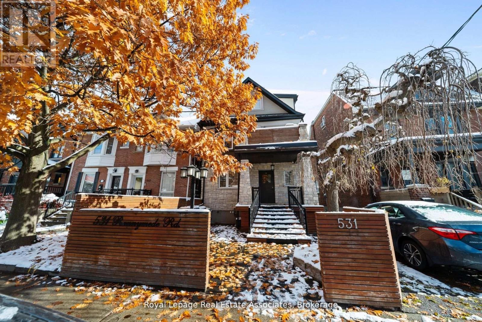 2 - 531 RUNNYMEDE ROAD