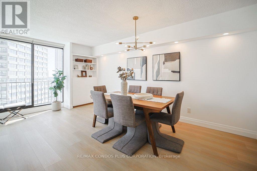 #2232 33 HARBOUR SQUARE - 14