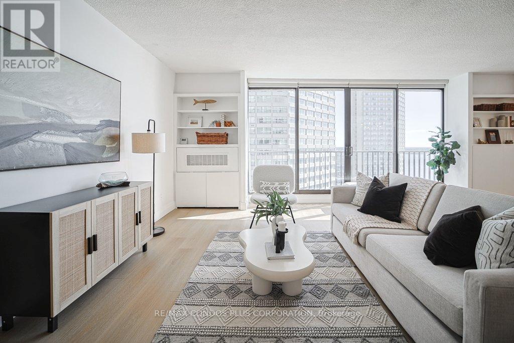 #2232 33 HARBOUR SQUARE - 10