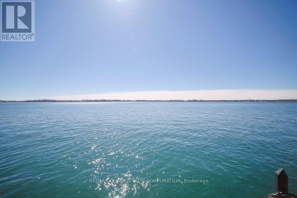 #2232 33 HARBOUR SQUARE - 24