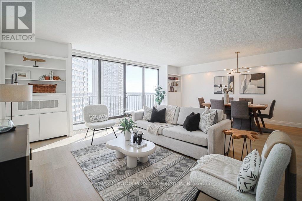 #2232 33 HARBOUR SQUARE - 29