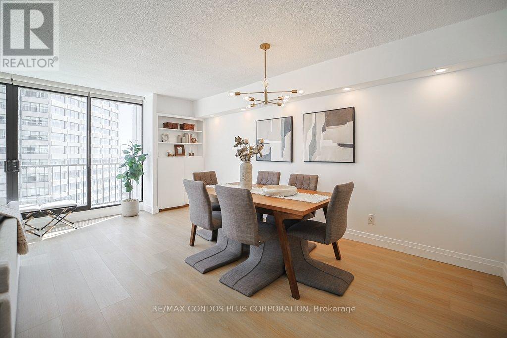 #2232 33 HARBOUR SQUARE - 30