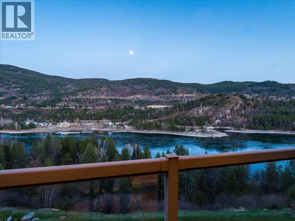 3733 Williston Road, Castlegar