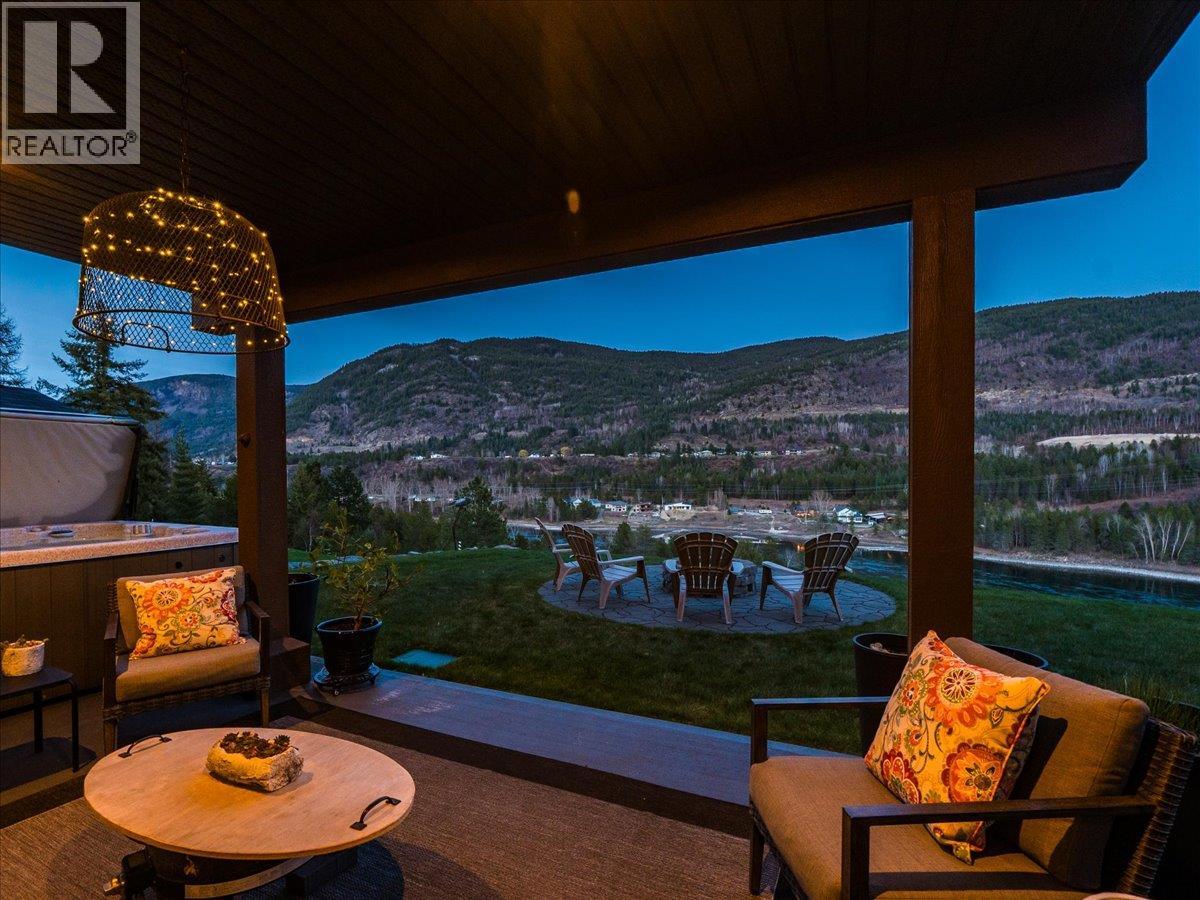 3733 Williston Road, Castlegar