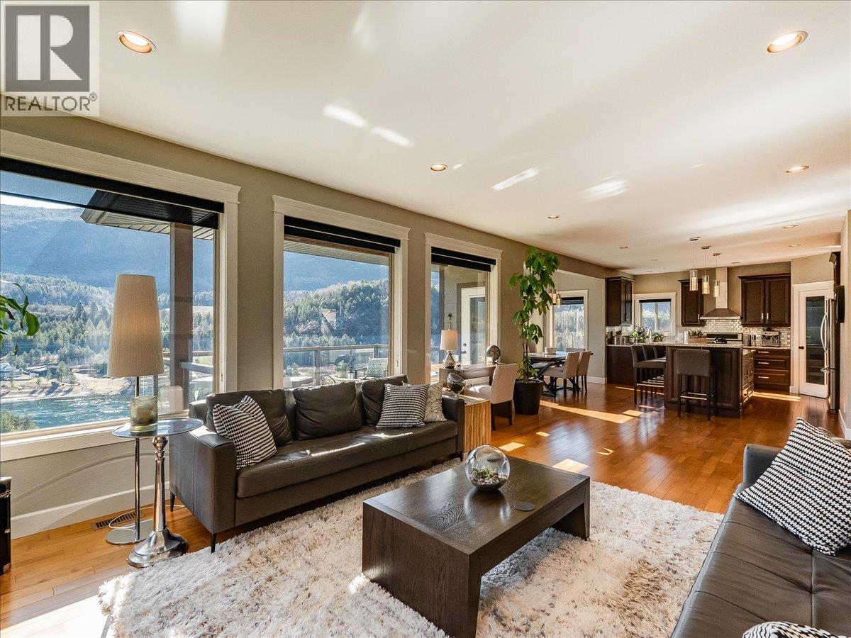 3733 Williston Road, Castlegar