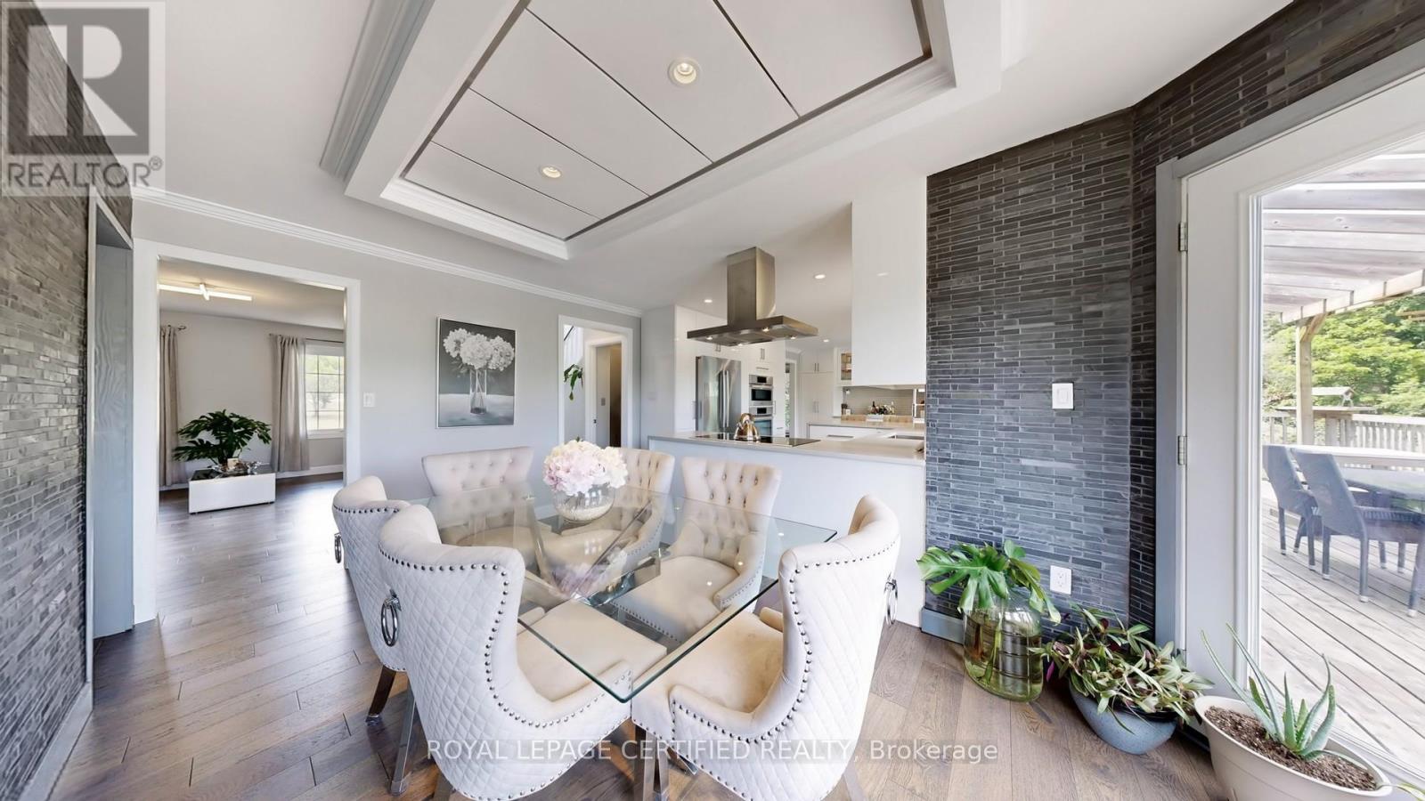 9 OLDFIELD COURT - 11