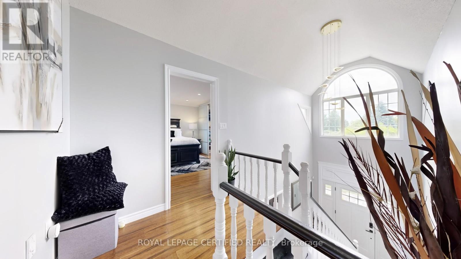 9 OLDFIELD COURT - 25