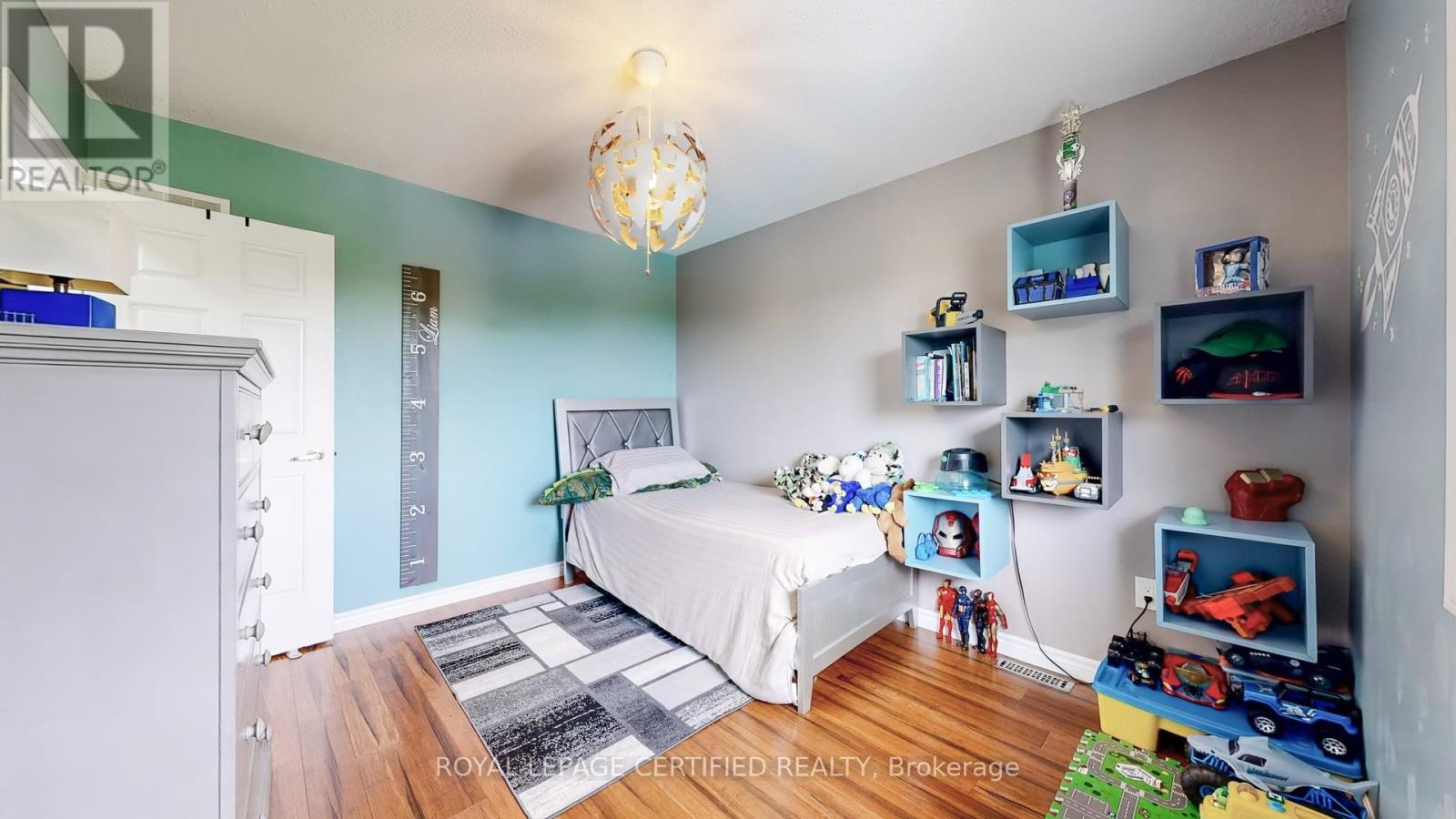 9 OLDFIELD COURT - 38