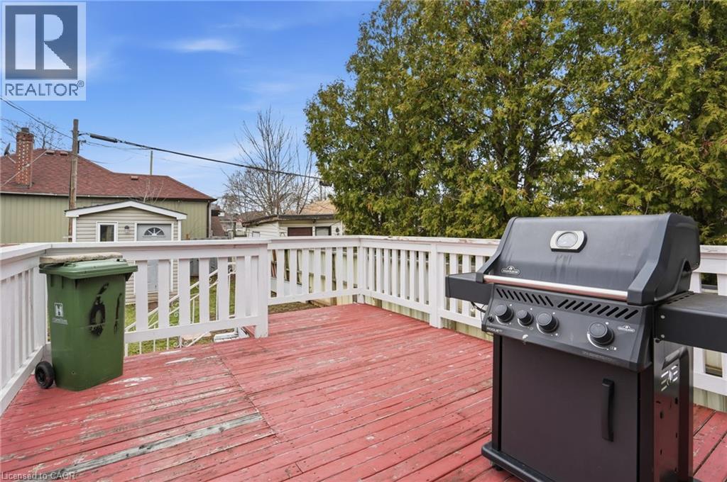 61 GRAHAM AVENUE N - 26