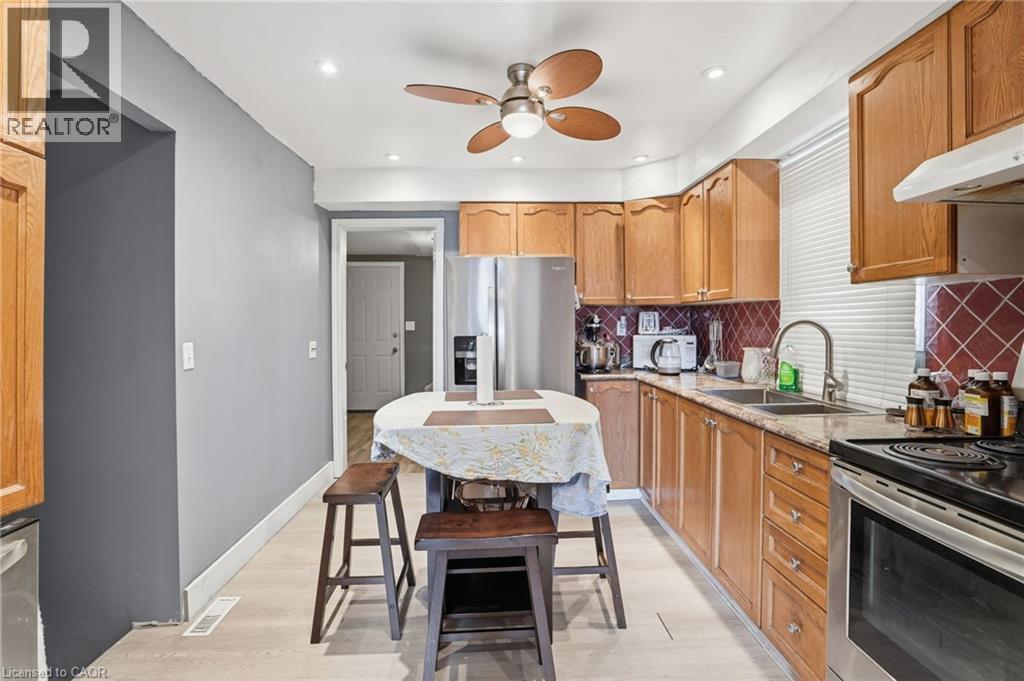 61 GRAHAM AVENUE N - 9