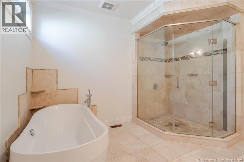 686 HILLCREST DRIVE - 24