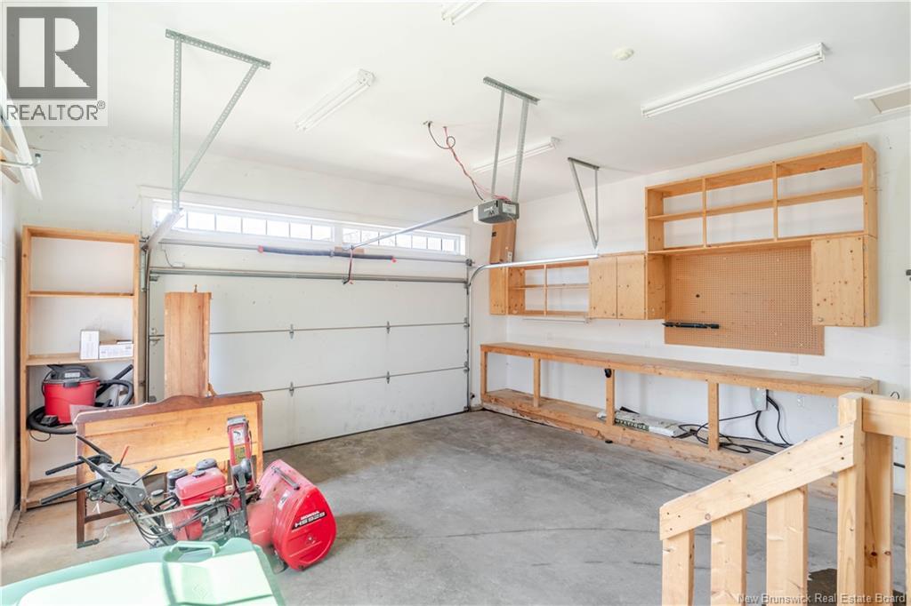 686 HILLCREST DRIVE - 27