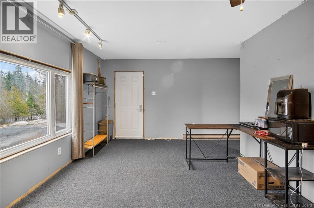 49 SWANTON DRIVE - 35