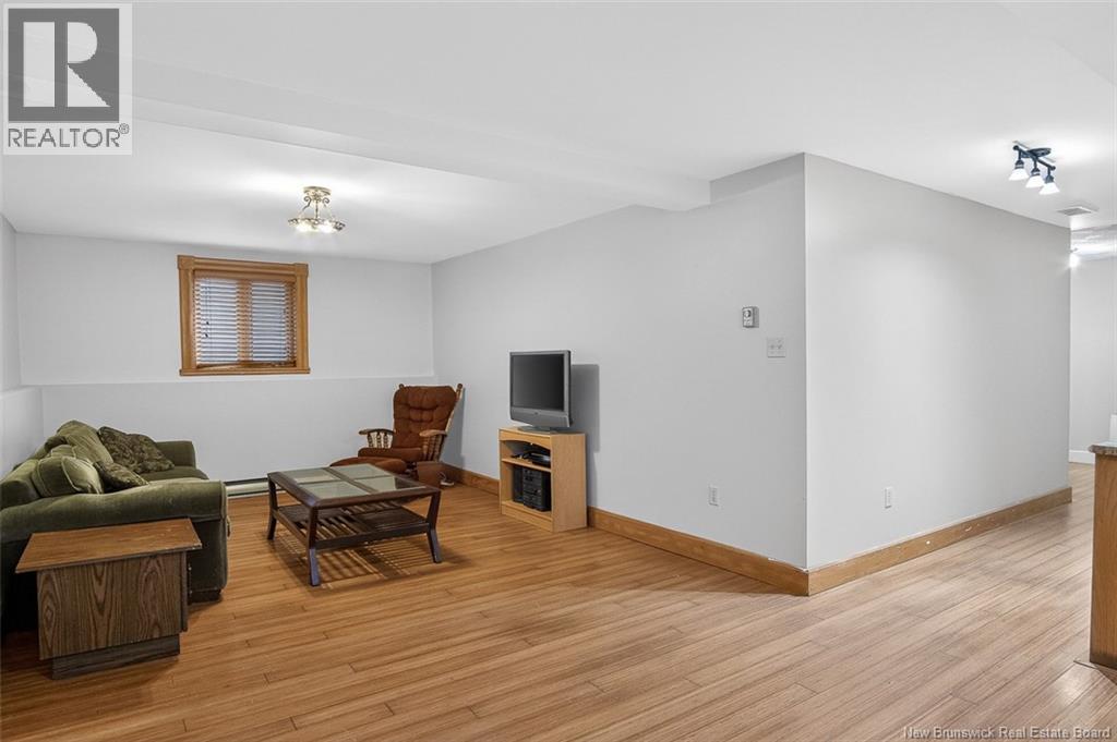 49 SWANTON DRIVE - 25