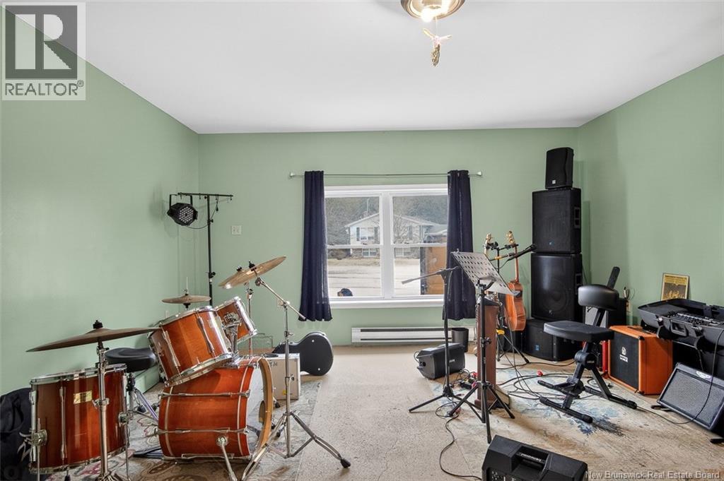 49 SWANTON DRIVE - 33