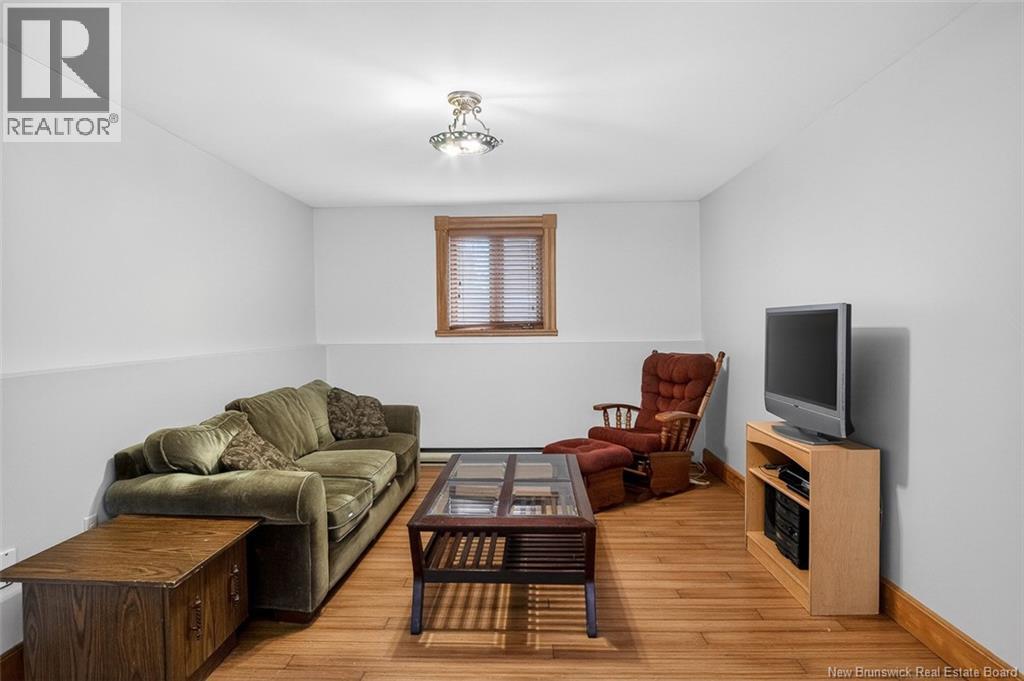 49 SWANTON DRIVE - 24