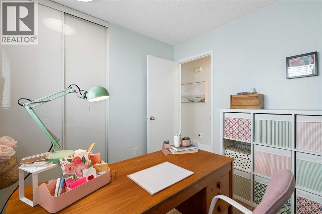 Single Family House Bi-level for Sale in  River Rock Circle SE Riverbend Calgary 