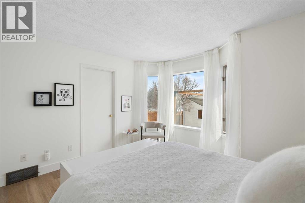 Single Family House Bi-level for Sale in  River Rock Circle SE Riverbend Calgary 