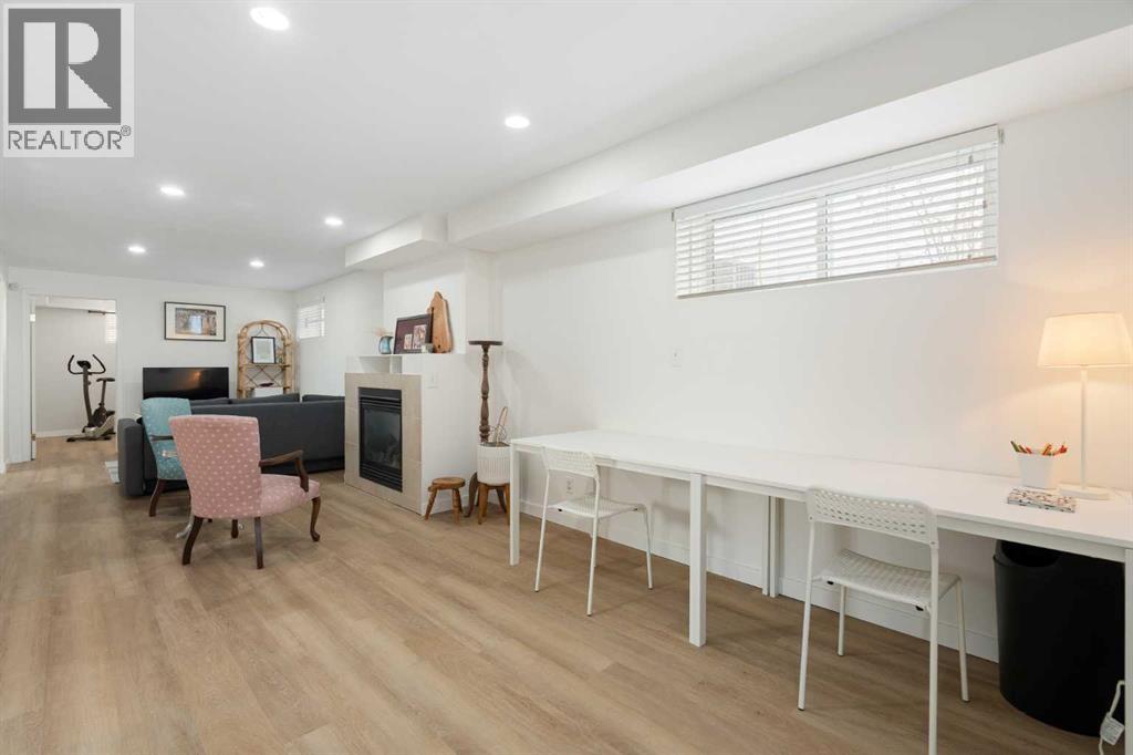 Single Family House Bi-level for Sale in  River Rock Circle SE Riverbend Calgary 