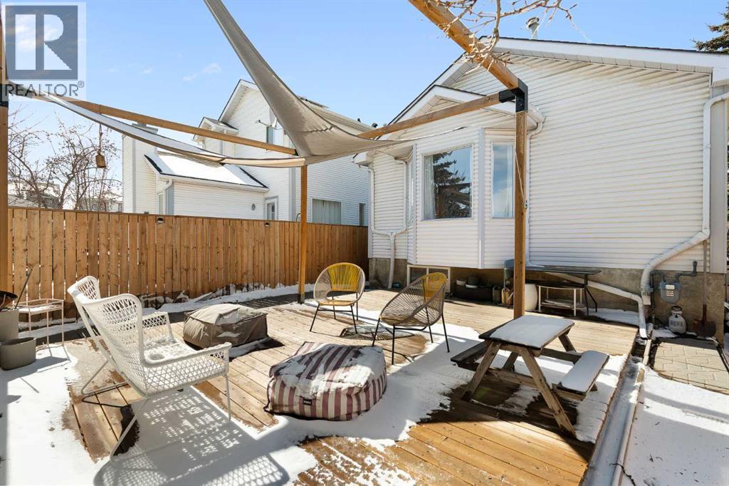 Single Family House Bi-level for Sale in  River Rock Circle SE Riverbend Calgary 