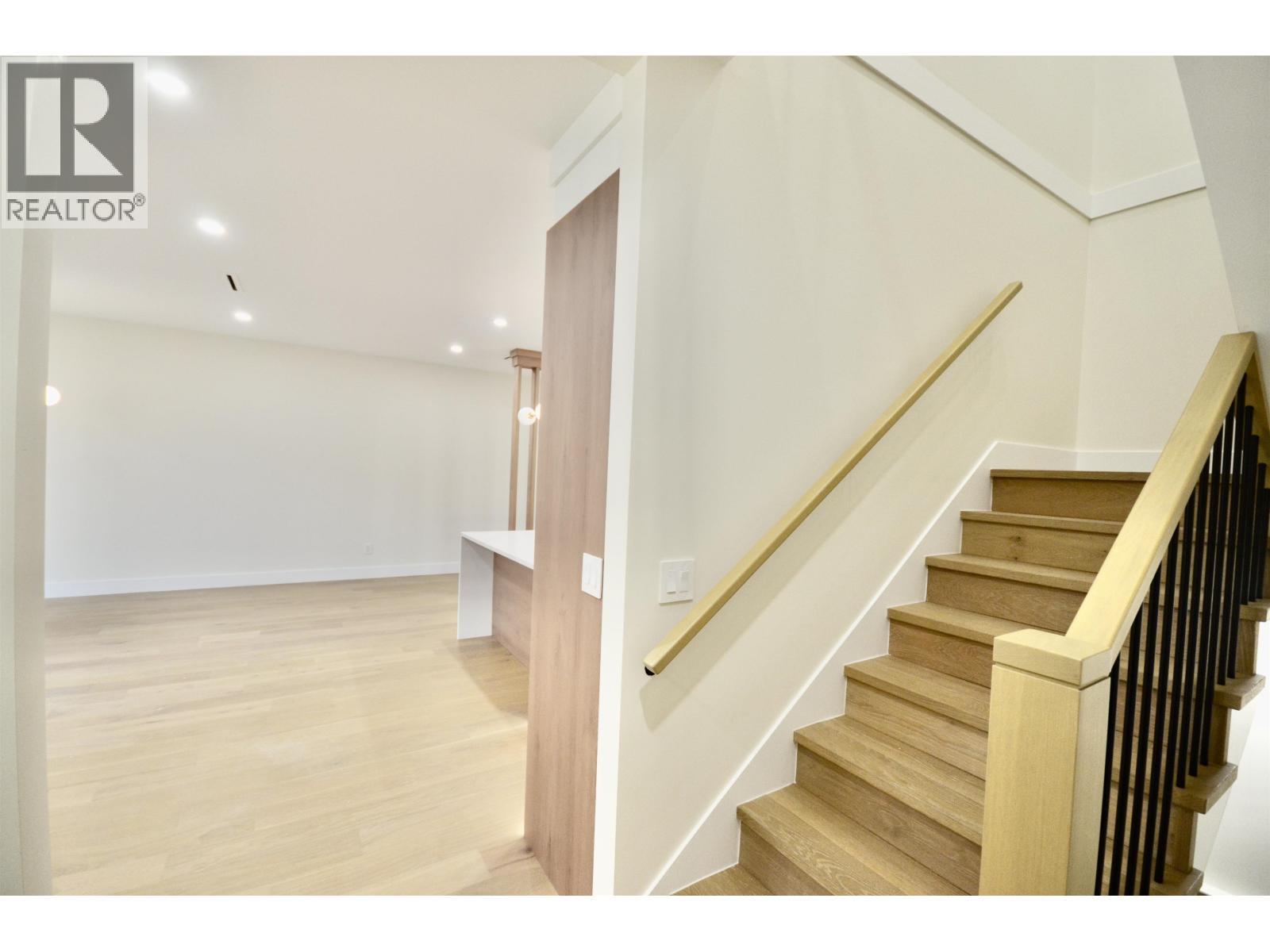 104 901 EDGAR AVENUE, Coquitlam