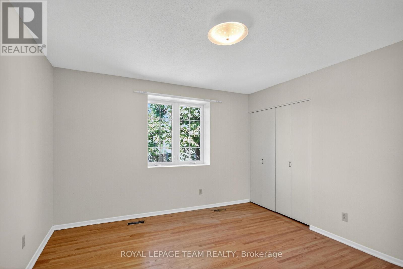 1900 SOUTHAMPTON COURT - 24
