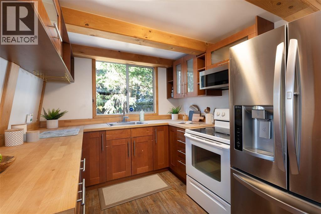 9539 EMERALD DRIVE, Whistler