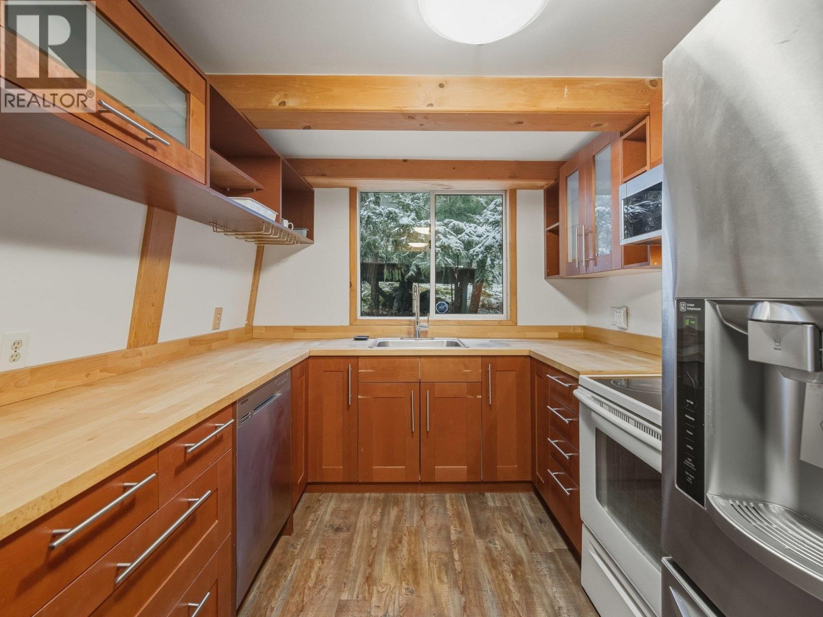 9539 EMERALD DRIVE, Whistler