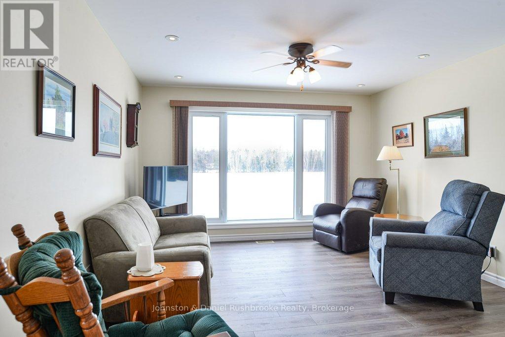 1009 MERKLEY ROAD E - 10