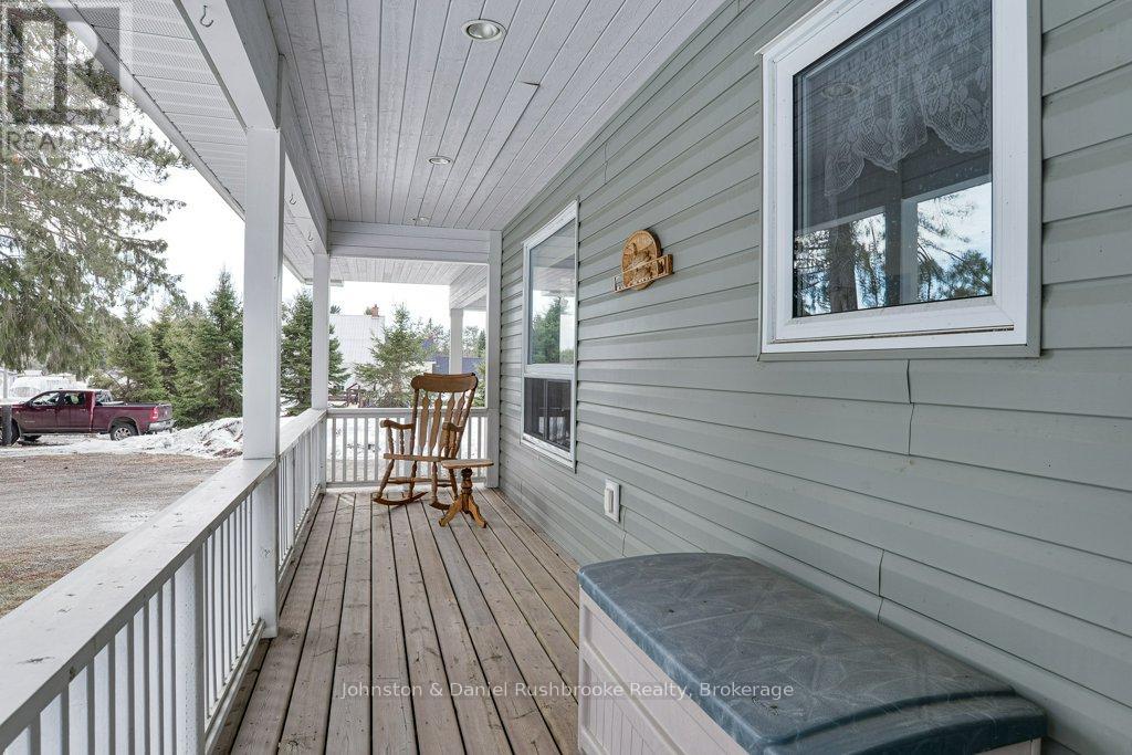 1009 MERKLEY ROAD E - 20