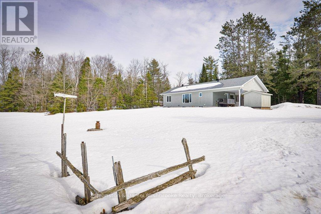 1009 MERKLEY ROAD E - 23