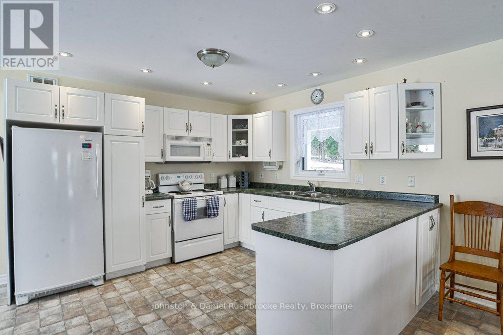 1009 MERKLEY ROAD E - 9