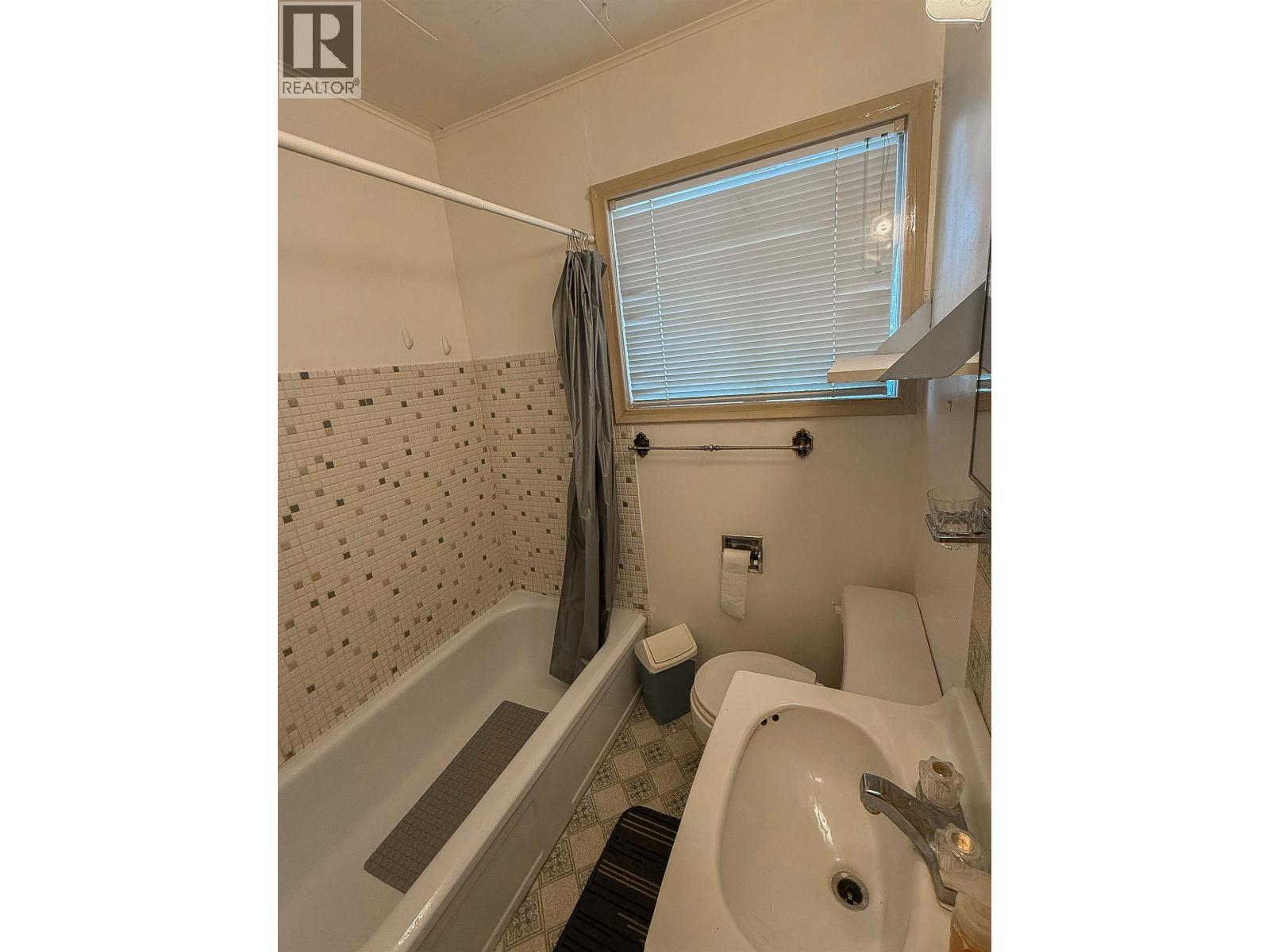 340 CEDAR AVENUE - 14