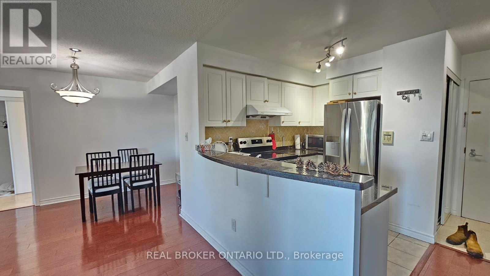 1516 - 7 LORRAINE DRIVE