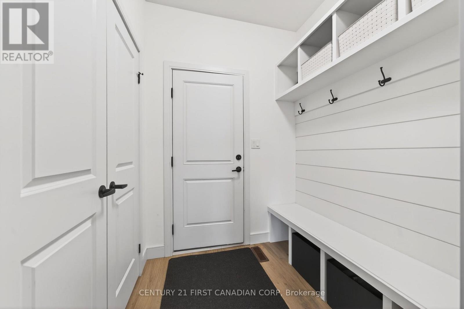 31 LINDSAY CRESCENT Property Photo