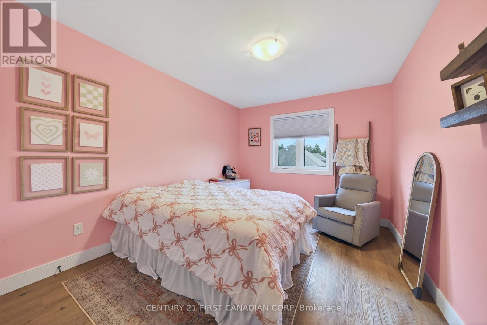 31 LINDSAY CRESCENT Property Photo