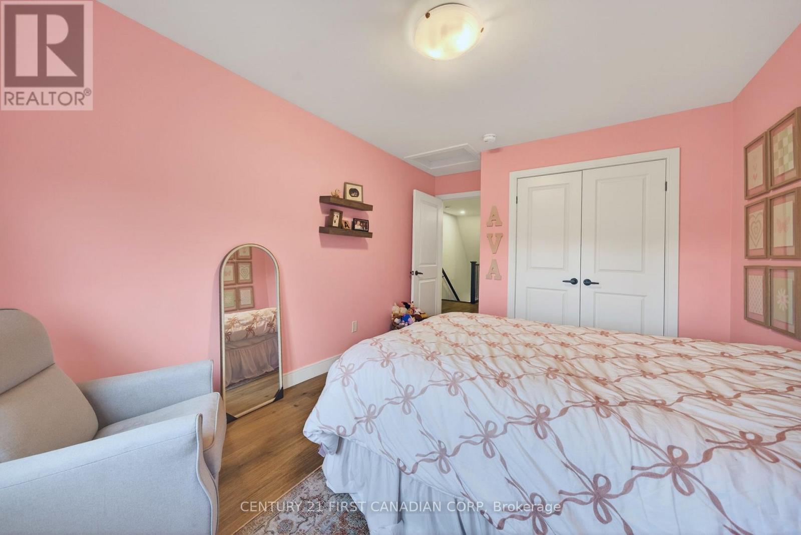 31 LINDSAY CRESCENT Property Photo