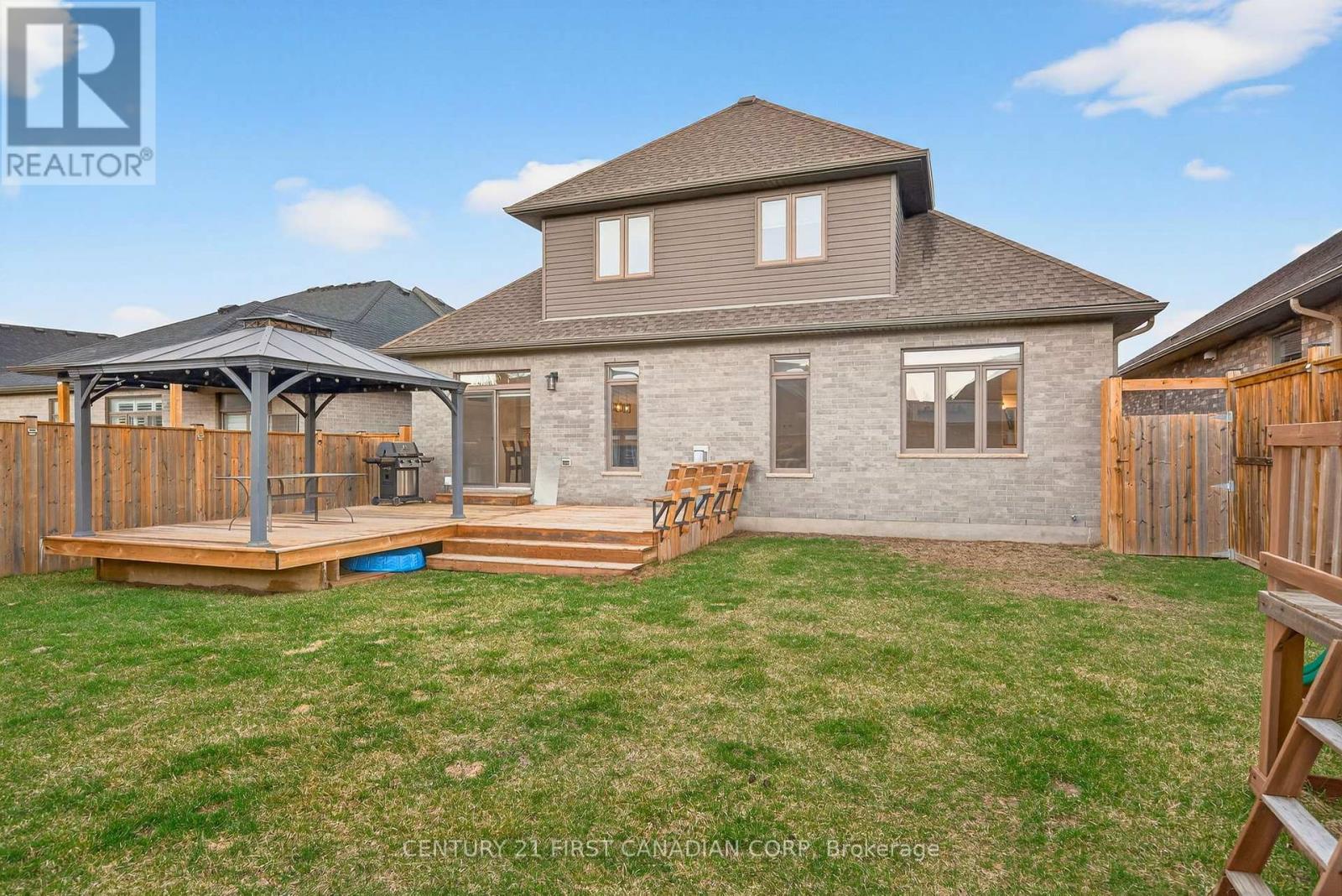 31 LINDSAY CRESCENT Property Photo