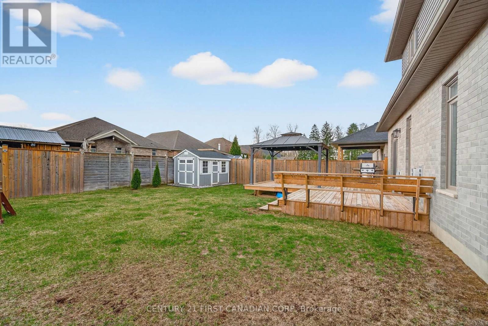 31 LINDSAY CRESCENT Property Photo