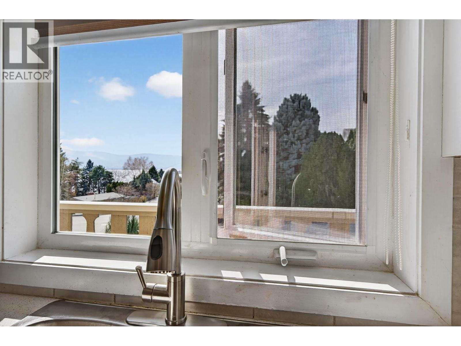  6100 MACDONALD Street, Summerland